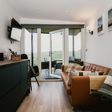 Luxury 2 Bedroom Glamping Pod With Hot Tub At Aganmore Farm Glamping - Pod 2 บัลลีคาสเซิล ภายนอก รูปภาพ