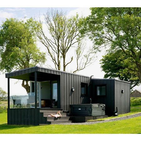 Luxury 2 Bedroom Glamping Pod With Hot Tub At Aganmore Farm Glamping - Pod 2 บัลลีคาสเซิล ภายนอก รูปภาพ