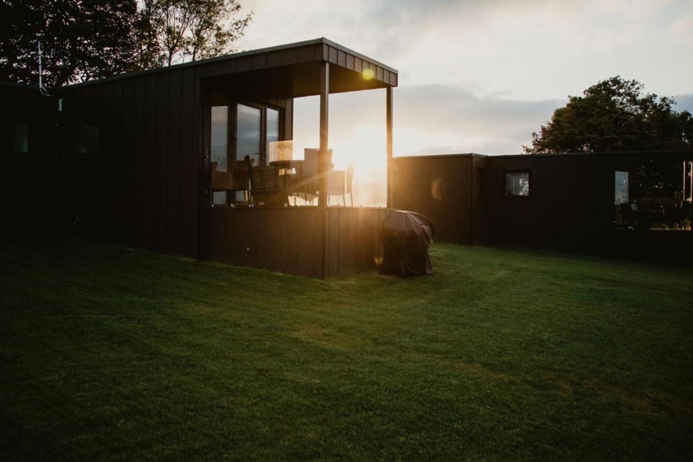 Luxury 2 Bedroom Glamping Pod With Hot Tub At Aganmore Farm Glamping - Pod 2 บัลลีคาสเซิล ภายนอก รูปภาพ